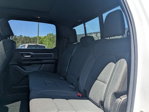 Used 2022 RAM 1500 Big Horn AWD/4WD image 25