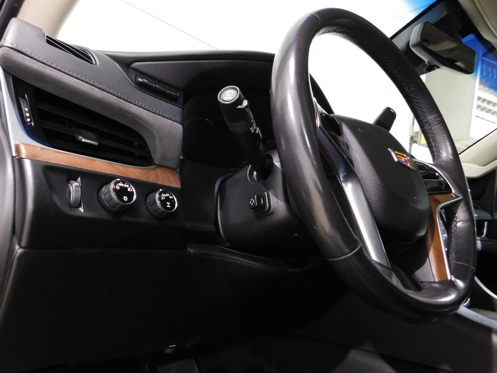 Used 2019 Cadillac Escalade ESV Luxury AWD/4WD image 28