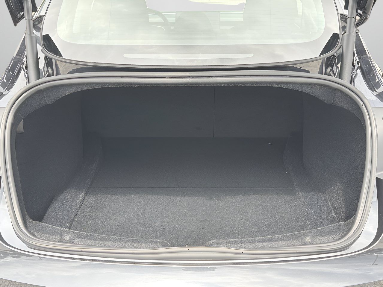 Used 2025 Tesla Model 3 RWD image 8