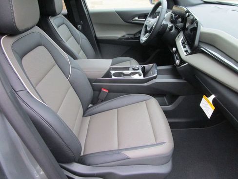 New 2026 Chevrolet Equinox LT w/ Convenience Package II image 19