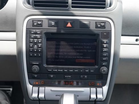 Used 2005 Porsche Cayenne Turbo AWD/4WD image 32