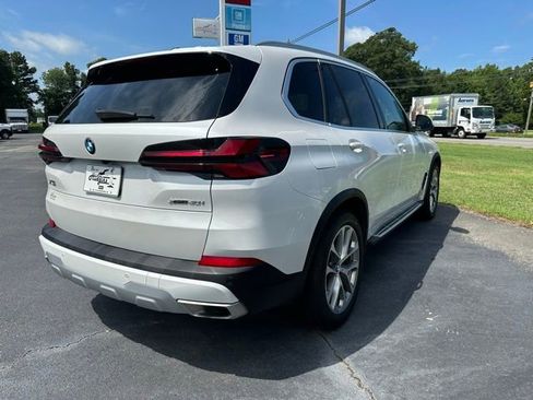 Used 2024 BMW X5 xDrive40i w/ Premium Package image 5