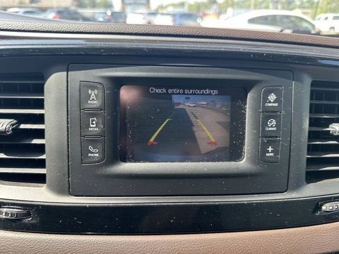 Used 2017 Chrysler Pacifica Touring-L FWD image 14