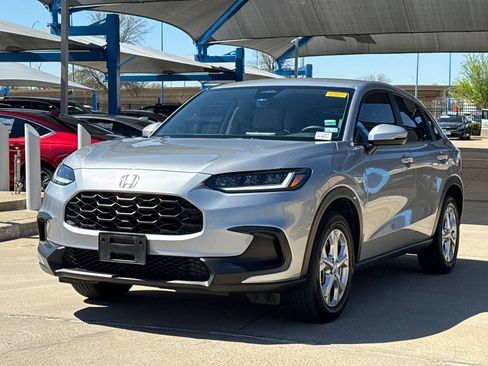 Used 2025 Honda HR-V LX image 2