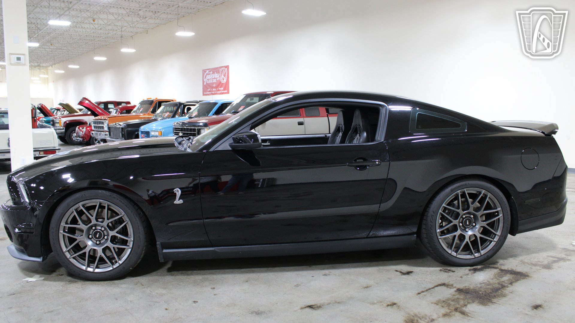 Used 2012 Ford Mustang Shelby GT500 w/ SVT Performance Pkg RWD image 3