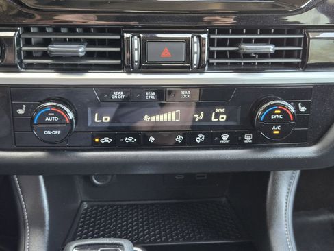 Used 2025 Nissan Pathfinder SV FWD image 13