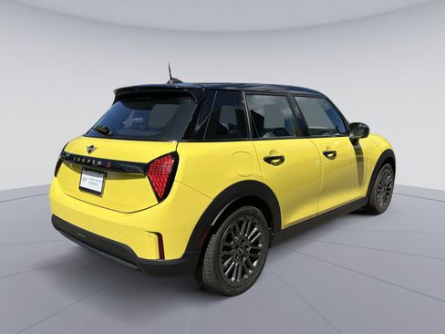 Certified 2025 MINI Cooper S image 5