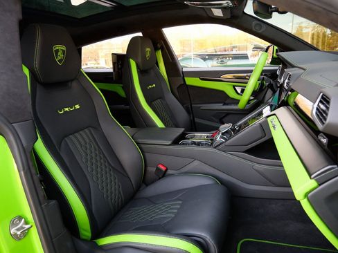 Used 2023 Lamborghini Urus S image 8