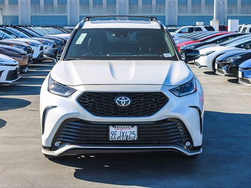 Certified 2023 Toyota Highlander XSE image 2
