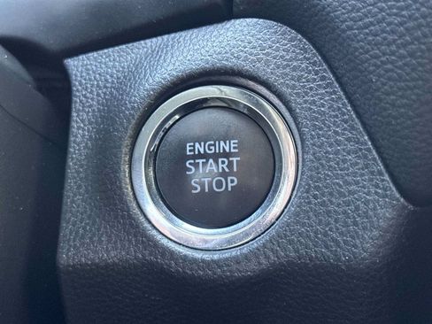 Used 2022 Toyota RAV4 XLE FWD image 23