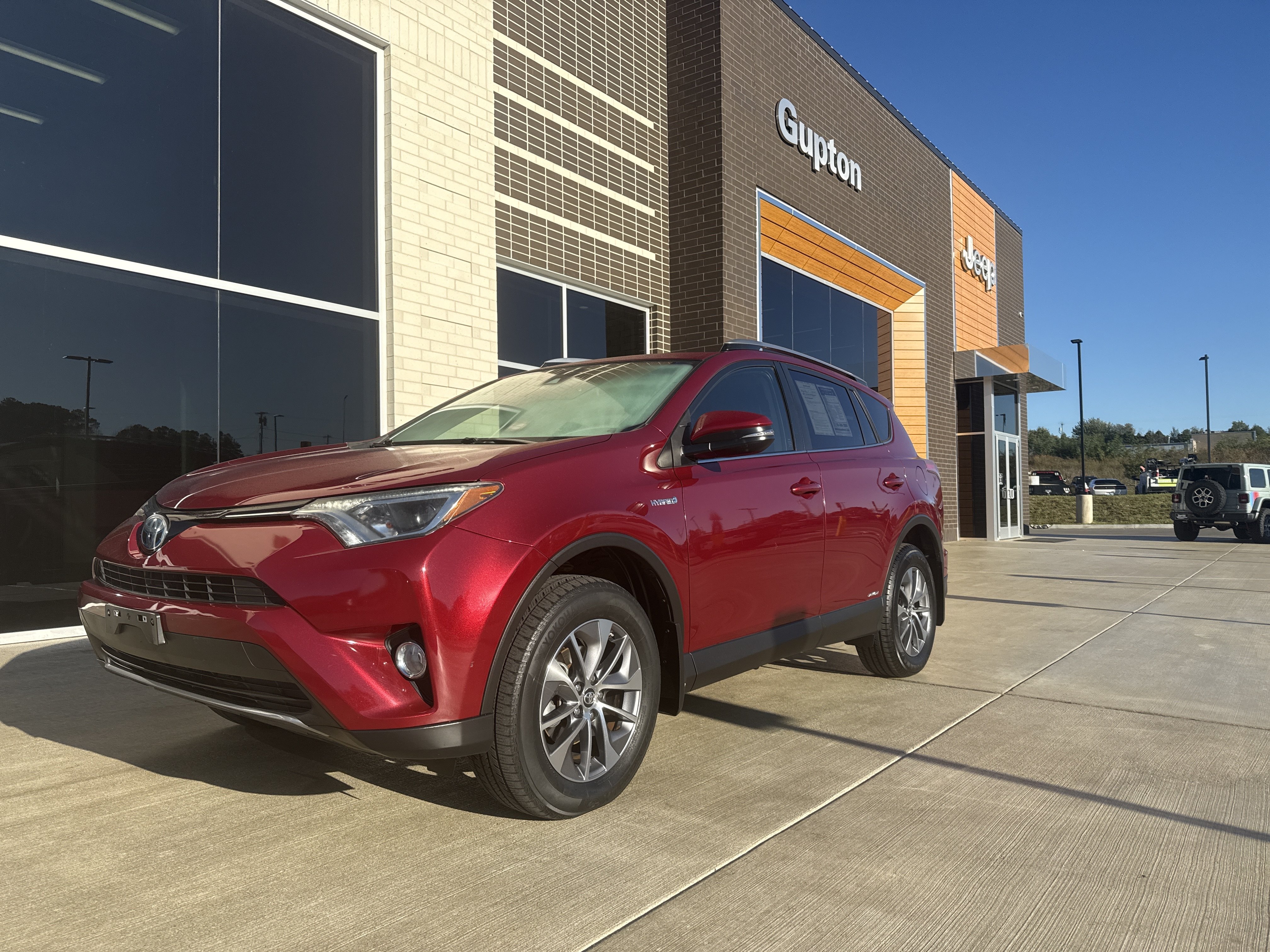 Used 2018 Toyota RAV4 XLE w/ Carpet Mat Package AWD/4WD 360° Tour