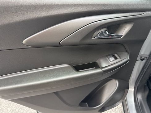 Used 2024 Chevrolet TrailBlazer LS image 12