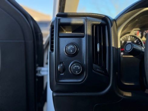 Used 2018 Chevrolet Silverado 1500 Custom image 23
