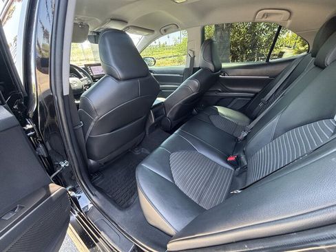 Used 2022 Toyota Camry SE FWD image 11