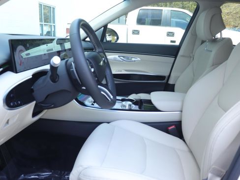 Used 2026 Genesis GV70 2.5T image 13