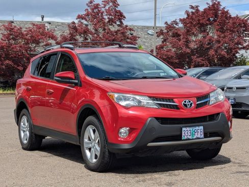 Used 2013 Toyota RAV4 XLE image 7