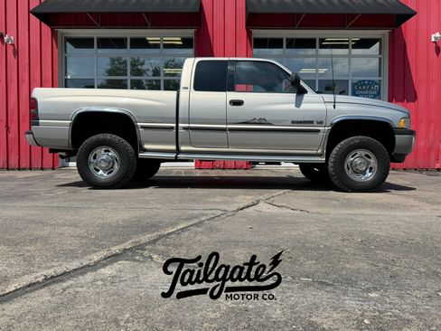 Used 1998 Dodge Ram 2500 Truck 4x4 Quad Cab image 1