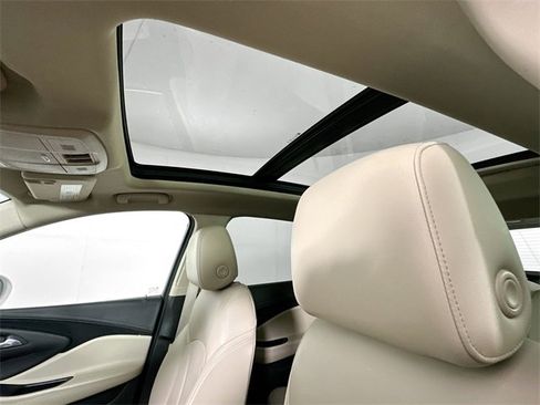 Used 2017 Buick Envision Premium image 21