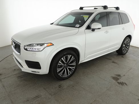 Used 2022 Volvo XC90 T5 Momentum w/ Climate Package image 5