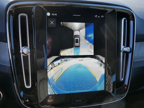 New 2026 Volvo XC40 B5 Ultra w/ Climate Package image 10