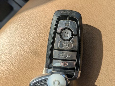 Used 2022 Ford F150 Lariat image 35