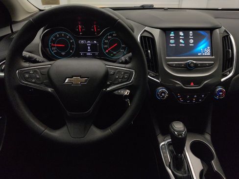 Used 2018 Chevrolet Cruze LT FWD image 22