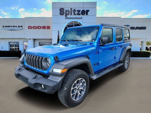 Used 2025 Jeep Wrangler Unlimited Sport AWD/4WD image 4