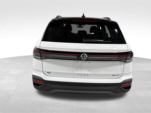 New 2026 Volkswagen Taos SE AWD/4WD image 4