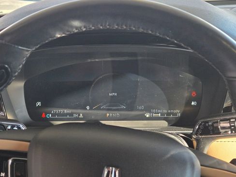 Used 2022 Lincoln Corsair Reserve w/ Equipment Group 201A image 15