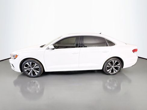 Used 2022 Volkswagen Passat 2.0T SE FWD image 6