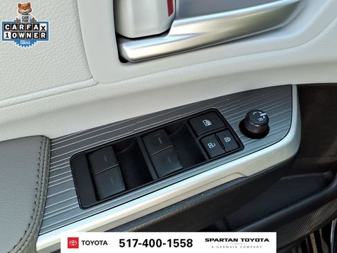 Used 2026 Toyota Sienna XLE FWD image 16