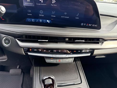 Used 2025 Cadillac XT4 Premium Luxury image 26