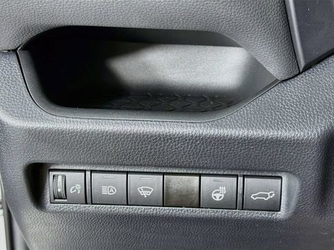 Used 2022 Toyota RAV4 XLE w/ Convenience Package AWD/4WD image 15