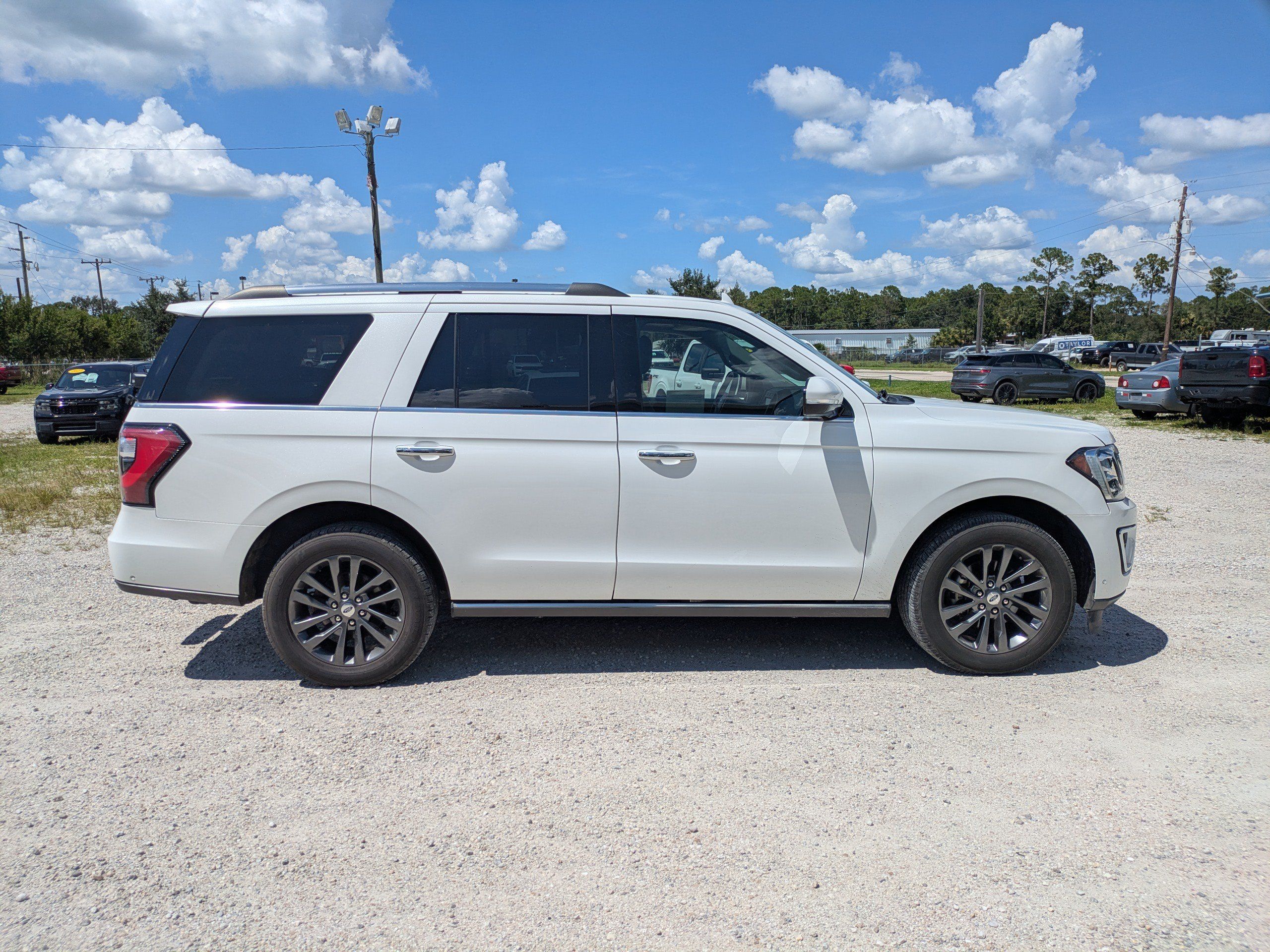 Used 2021 Ford Expedition Limited RWD image 3