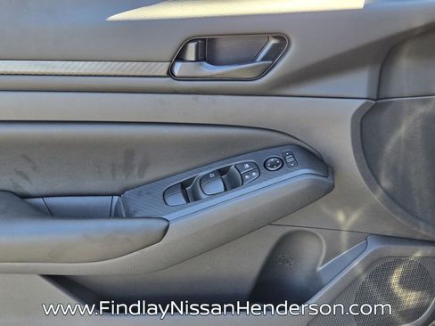 Used 2025 Nissan Altima 2.5 S FWD image 19