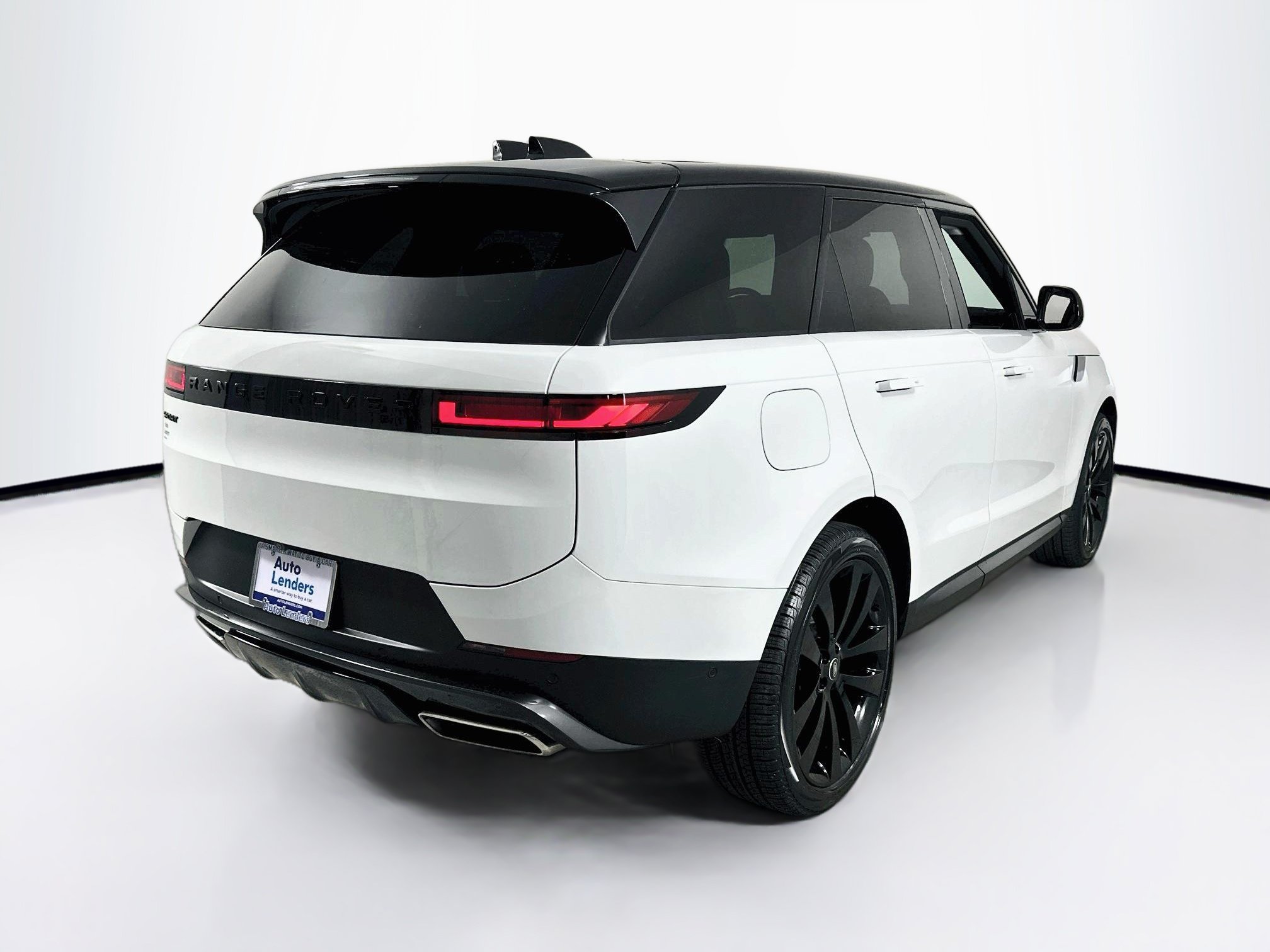 Used 2024 Land Rover Range Rover Sport SE AWD/4WD image 5