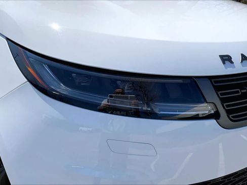 Used 2024 Land Rover Range Rover Sport SE image 26