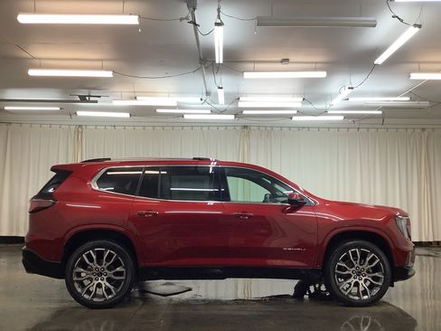 New 2026 GMC Acadia Denali Ultimate w/ LPO, All-Weather Package image 5