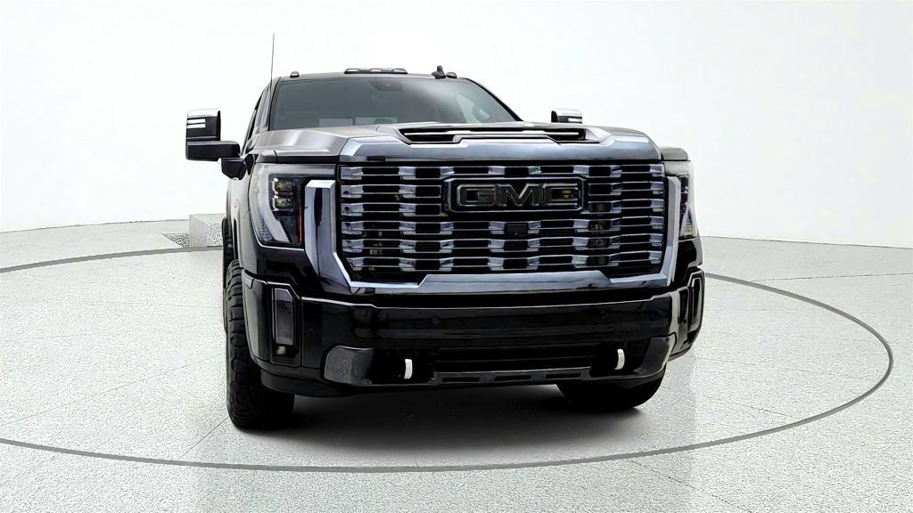 Used 2024 GMC Sierra 2500 Denali Ultimate AWD/4WD image 2