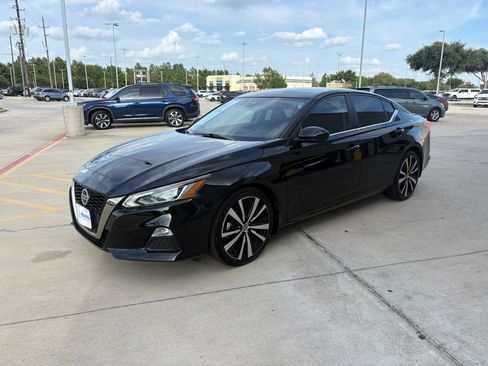 Used 2022 Nissan Altima 2.5 SR FWD image 4