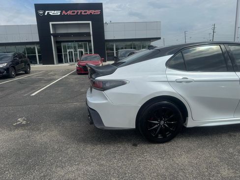 Used 2019 Toyota Camry XSE w/ Navigation Package FWD image 14