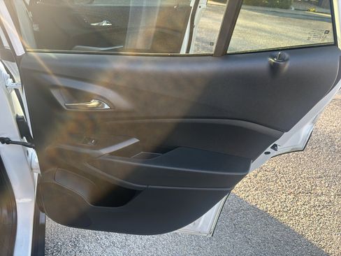 Certified 2024 Chevrolet Trax LS w/ LS Convenience Package image 17