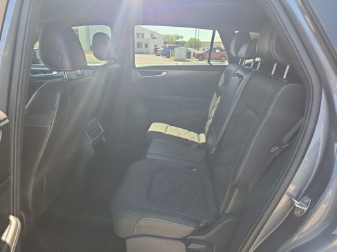 Used 2024 Volkswagen Atlas Cross Sport SE AWD/4WD image 23