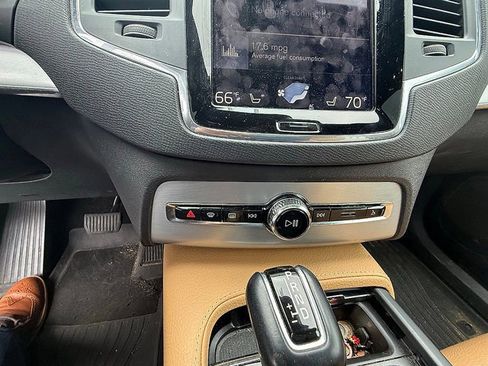 Used 2017 Volvo XC90 T6 Momentum w/ Vision Package image 27