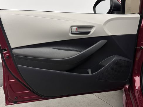 Used 2022 Toyota Corolla LE image 10