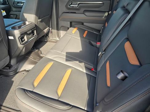 New 2026 GMC Sierra 2500 AT4 w/ AT4 Premium Plus Package AWD/4WD image 9