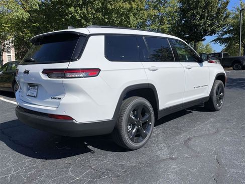 New 2025 Jeep Grand Cherokee L Limited w/ Luxury Tech Group II image 9