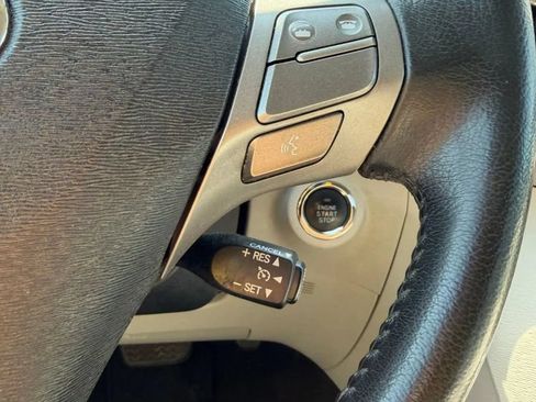 Used 2012 Toyota Venza XLE FWD image 22