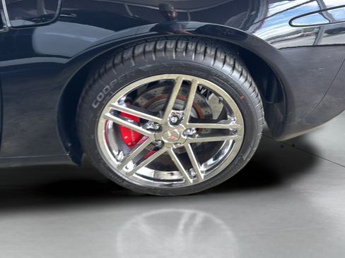 Used 2007 Chevrolet Corvette Coupe w/ Preferred Equipment Group RWD image 38