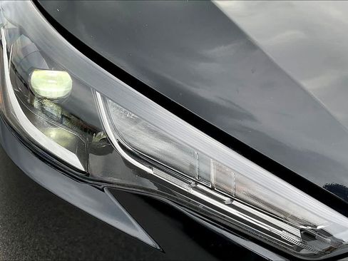 Used 2023 Toyota Corolla Cross LE FWD image 27